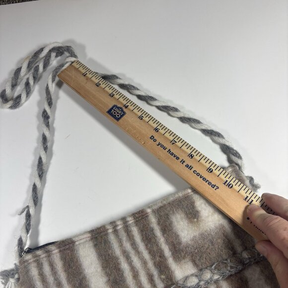 Unique Handcrafted Alpaca Wool Felt Purse Embroidered Llama & Mountain Scene - Picture 9 of 9